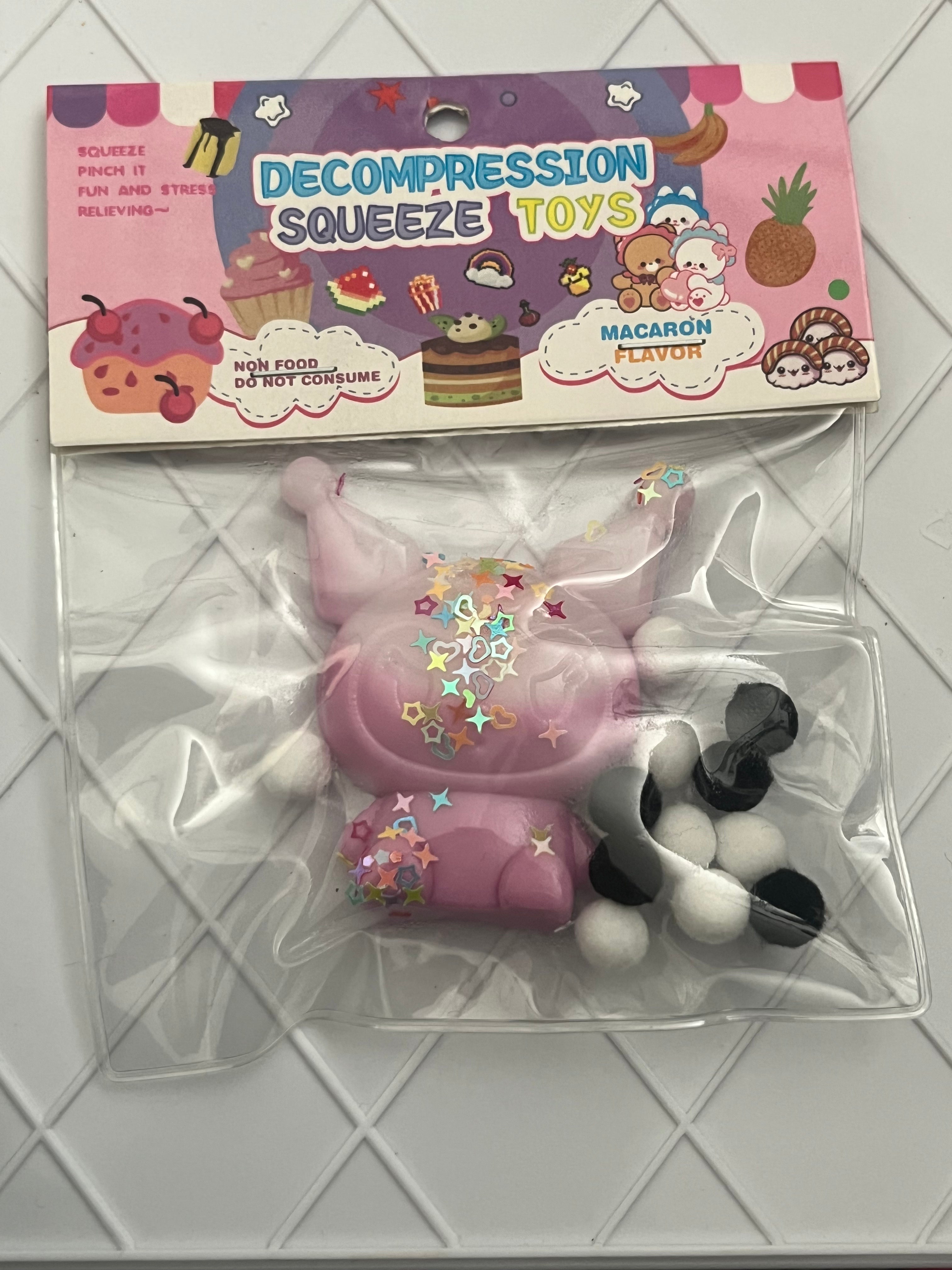 Decompression squeeze toy